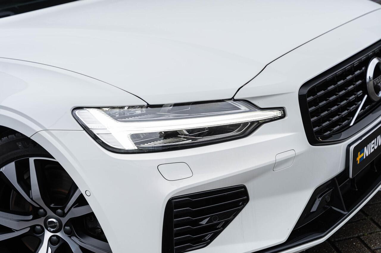 Volvo V60 2.0 T6 Recharge AWD R-Design | Navi | 360 Camera | Schuif-/Kanteldak | Adaptive Cruise | Harman Kardon Audio | Stoel-/Stuurwielverwarming | Park Assist | Sportstoelen | LED | Standkachel | Lederen Bekleding | Zitverlenging | Voorruit Verwarming |