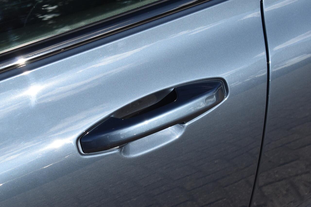 Volvo V60 T6 AWD 350PK Plug-in Hybrid Plus Dark | H&K | Trekhaak | 360 Camera | ACC | Stoel-Stuur verwarming