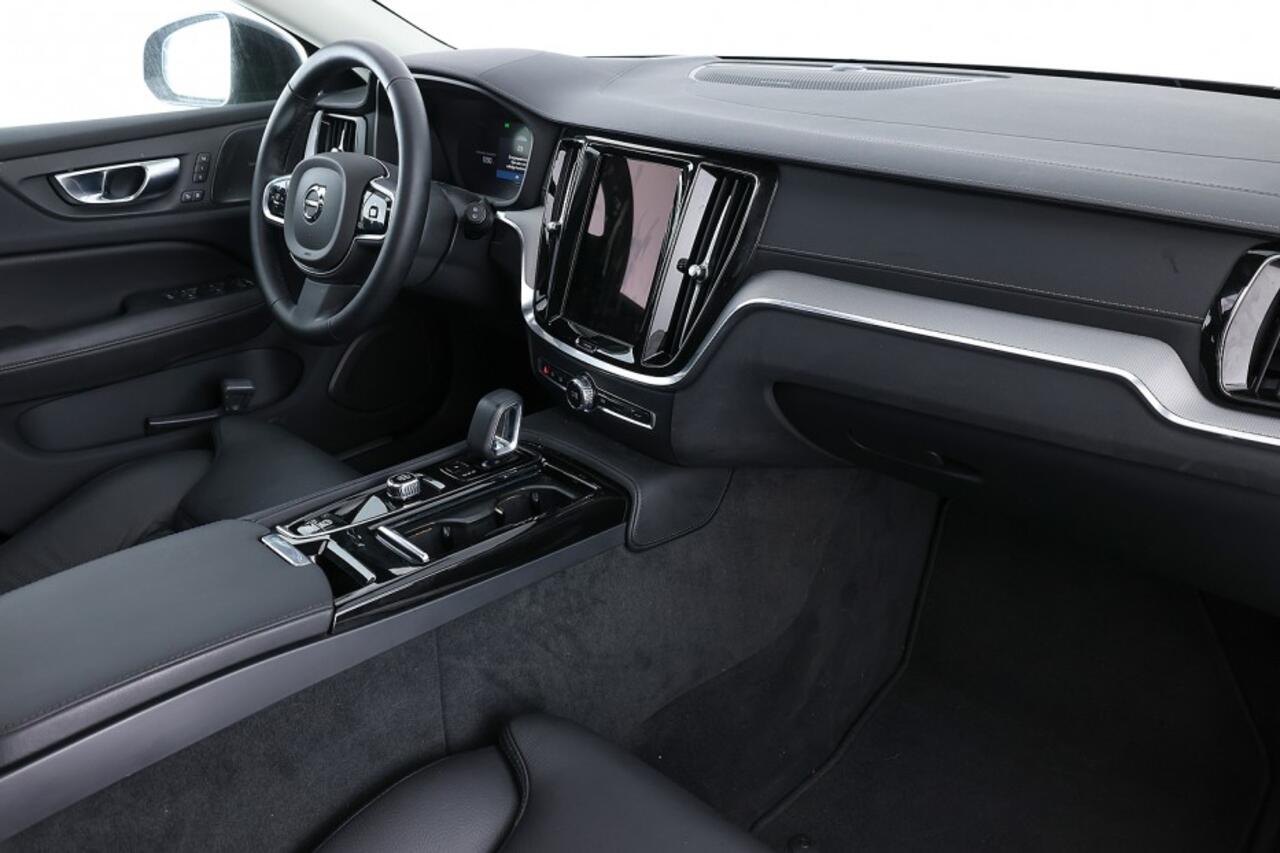 Volvo V60 2.0 T6 Plug-in hybrid AWD Ultra Dark | PANORAMADAK ? 1e Eigenaar