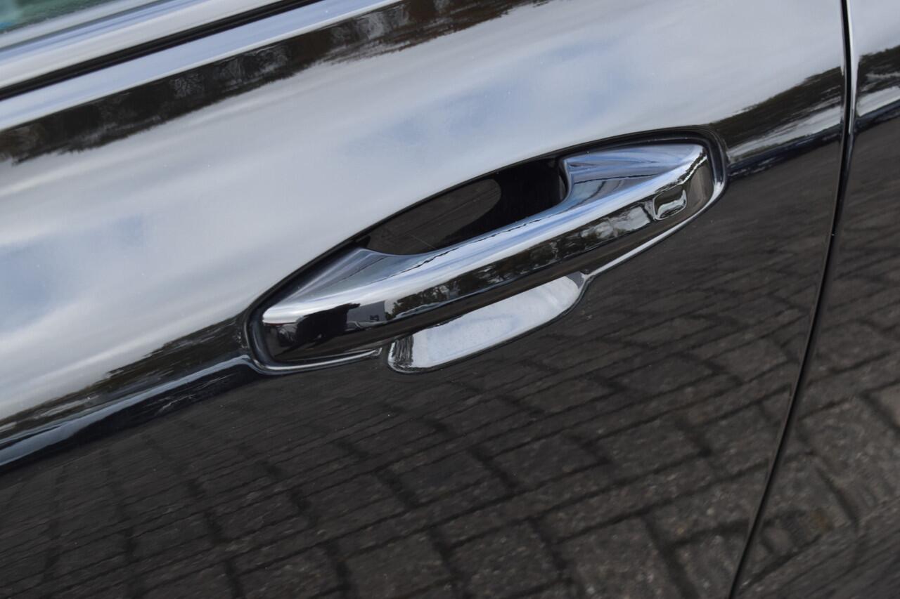 Volvo V60 T6 AWD 350PK Plug-in Hybrid Plus Dark | Lighting | 360 Camera | Harman/Kardon | 19"LMV | Leder | Stuurverwarming