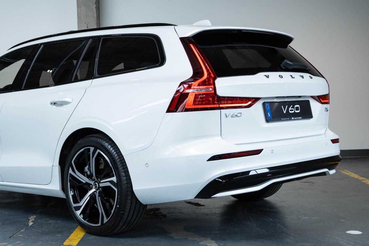 Volvo V60 T6 Plug-in hybrid AWD Plus Dark | Head-Up Display | Schuif/Kantel Panoramadak | Harman Kardon Premium Audio | Nappa Lederen Contourstoelen | 360º Camera | Keyless