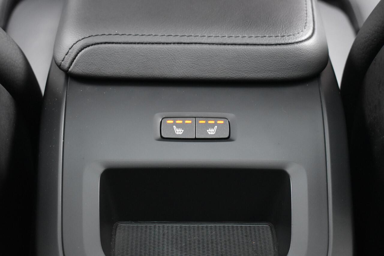 Volvo V60 B4 211PK Automaat Plus Dark | Climate | Trekhaak | Schuif-/kanteldak | Lighting |