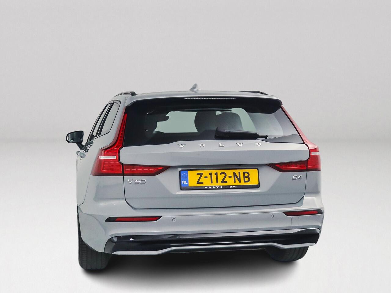 Volvo V60 B4 Aut. Plus Dark | Parkeercamera | Stoel- en stuurverwarming | Trekhaak