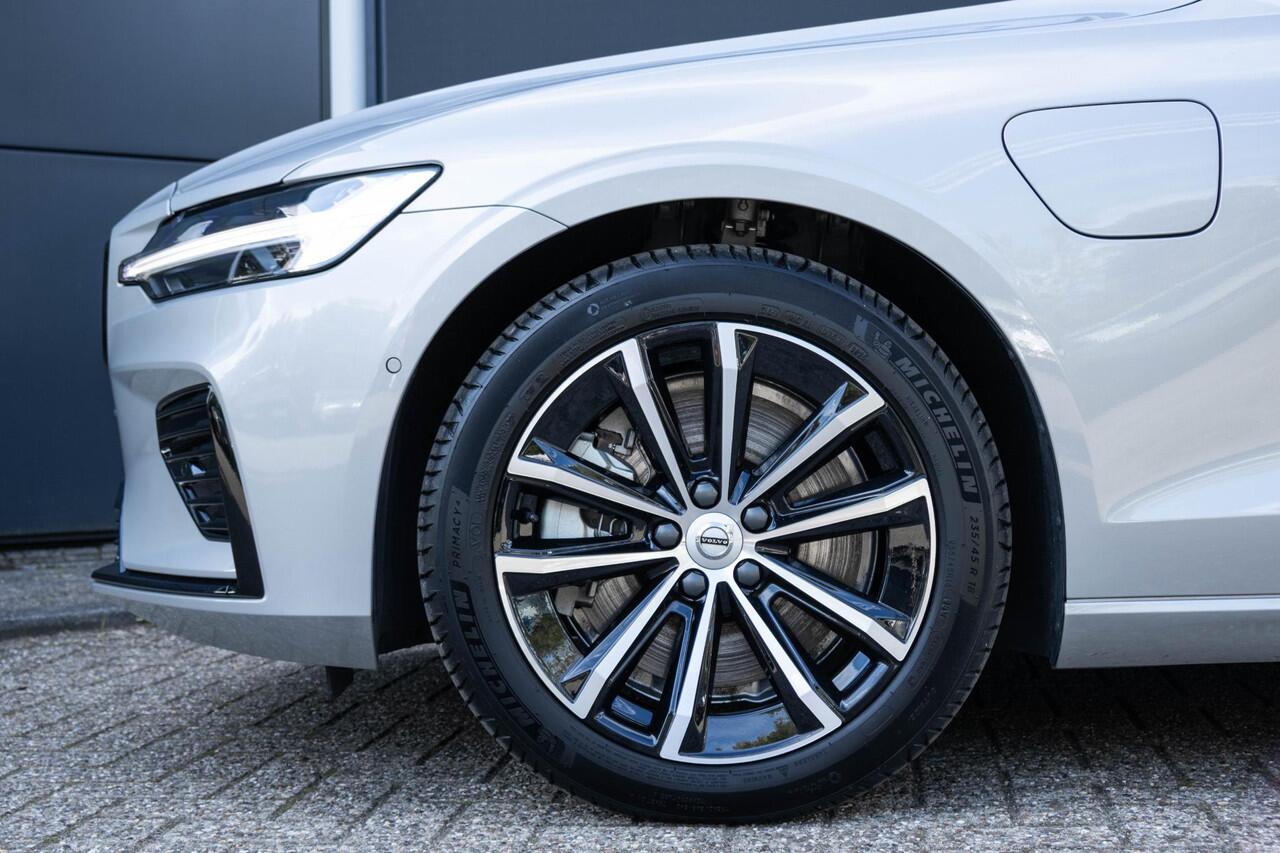 Volvo V60 2.0 T6 Plug-in hybrid AWD Plus Dark