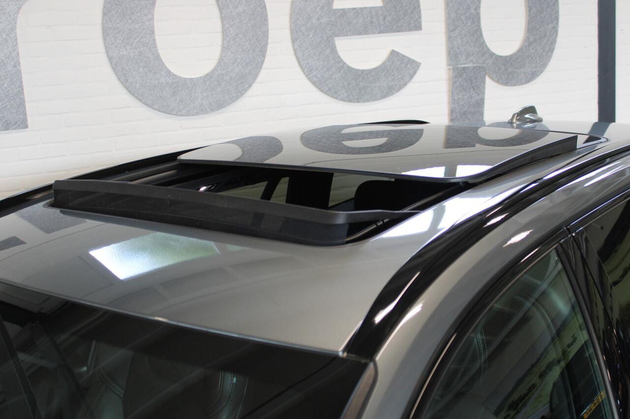 Volvo V60 2.0 B4 R-Design | Incl. 12 maanden garantie | Cruise control | 360° camera | Stoel verwarming/verkoeling | Stuurverwarming | Memory seats met massage functie | Harman/Kardon audio | Schuif/kantel dak |