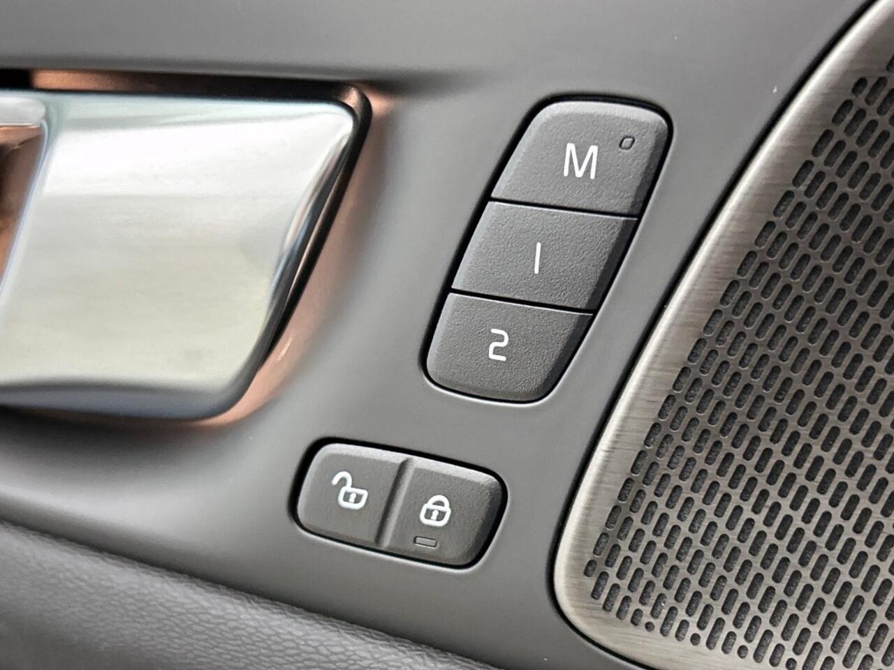 Volvo V60 2.0 T6 AWD Plus Dark | Trekhaak | Harman Kardon | Leder |