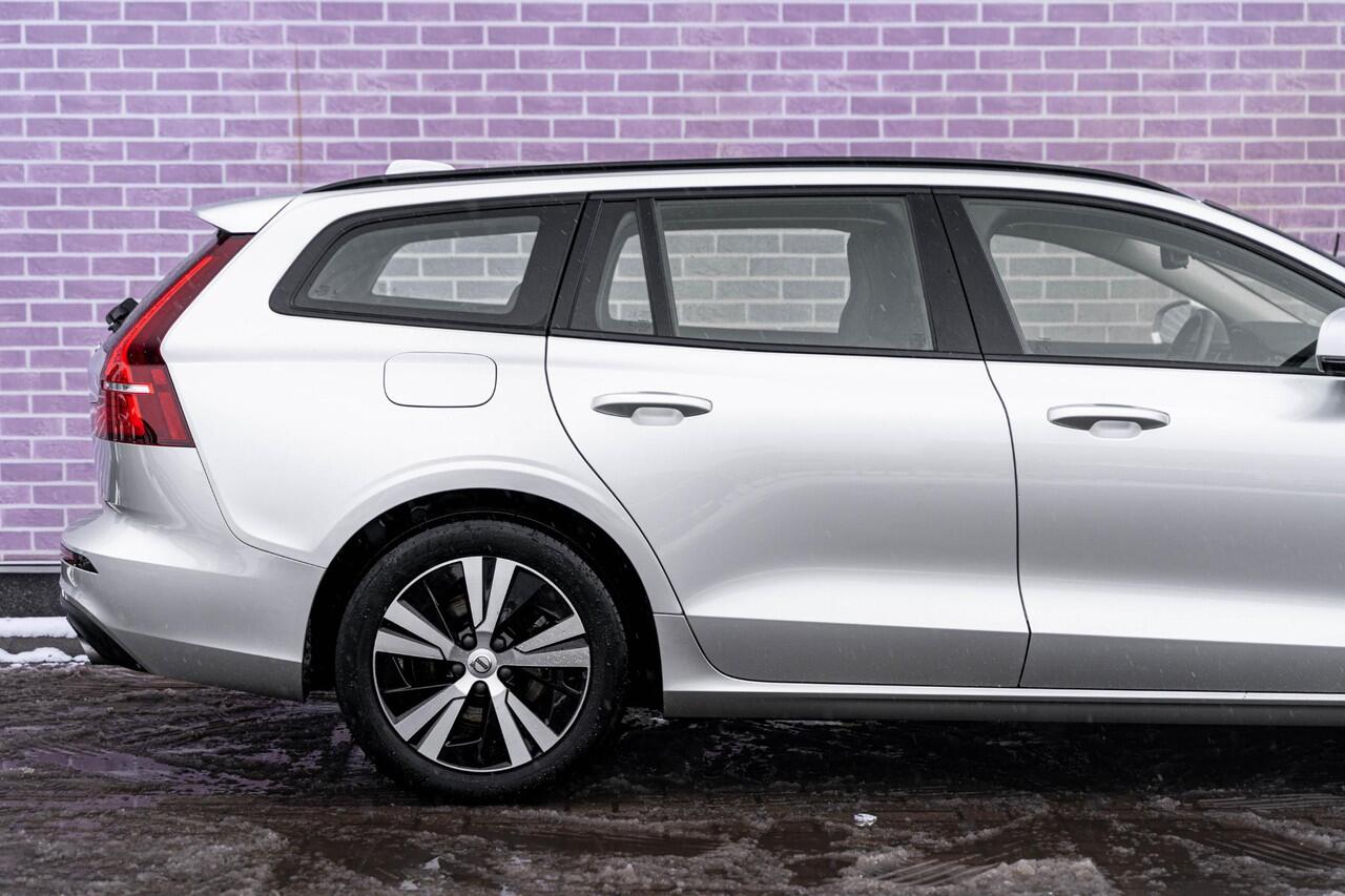 Volvo V60 B3 Core | Cruise Control | Navigatie | Apple CarPlay & Android Auto | Park Assist | LED Koplampen | 2 Zone Climate Control | 17" LM |