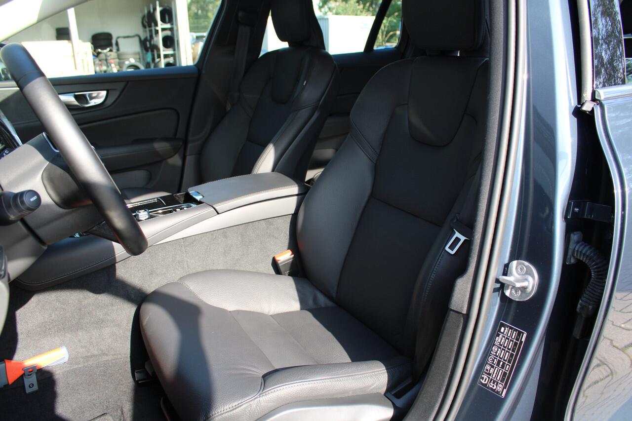 Volvo V60 T6 Plug-in hybrid AWD Essential Bright | Leder | Trekhaak | Adaptieve Cruise | All Season banden