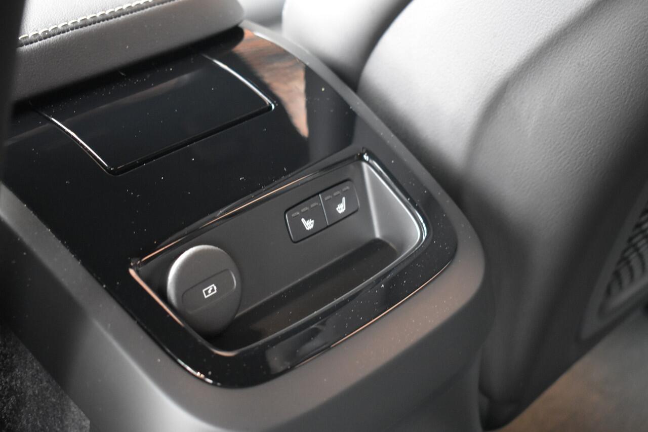 Volvo V60 T6 350PK Plug-in hybrid AWD Plus Dark | H&K audio | Trekhaak | 360 Camera |