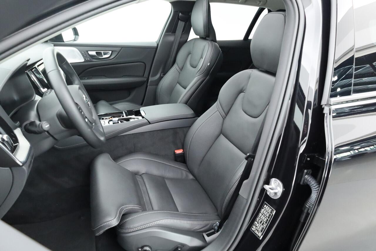 Volvo V60 T6 Recharge Ultra Dark | Pano | HUD | B&W | Stoelventi. | Massage | Memory seats | Elek. Trekhaak | 360cam