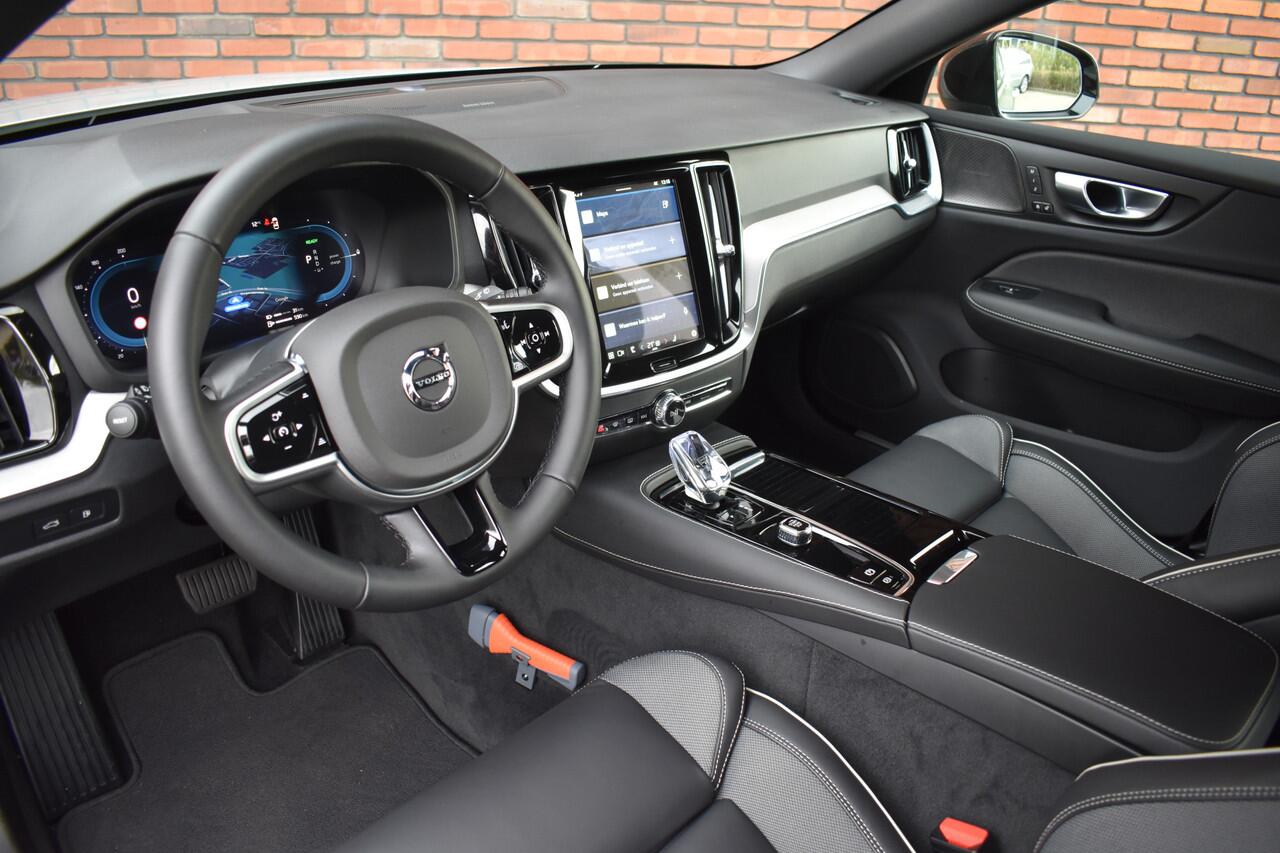 Volvo V60 T6 350PK Plug-in hybrid AWD Plus Dark | Trekhaak | 360 Camera | Harman/Kardon |