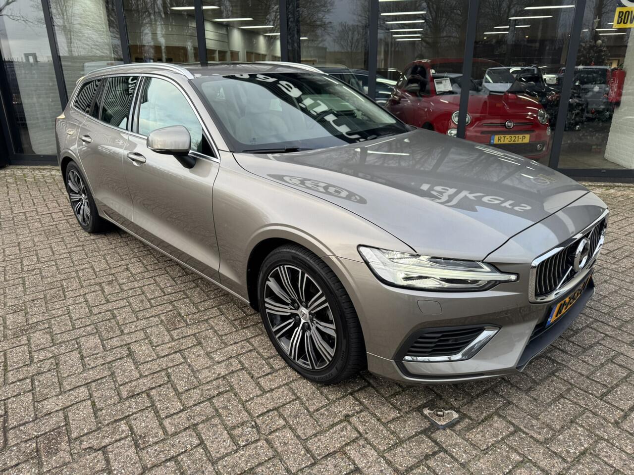 Volvo V60 2.0 T6 Recharge AWD Inscription*LED*Panorama*ACC*