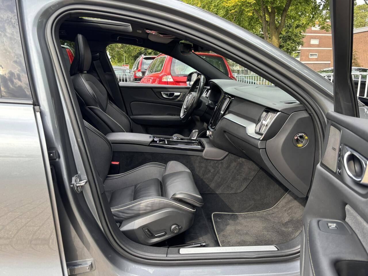 Volvo V60 T6 Recharge AWD R-Design 360 HeadUp DAB Pano Keyless