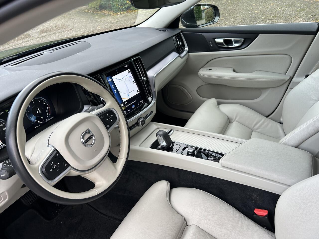 Volvo V60 2.0 B3 Momentum Business