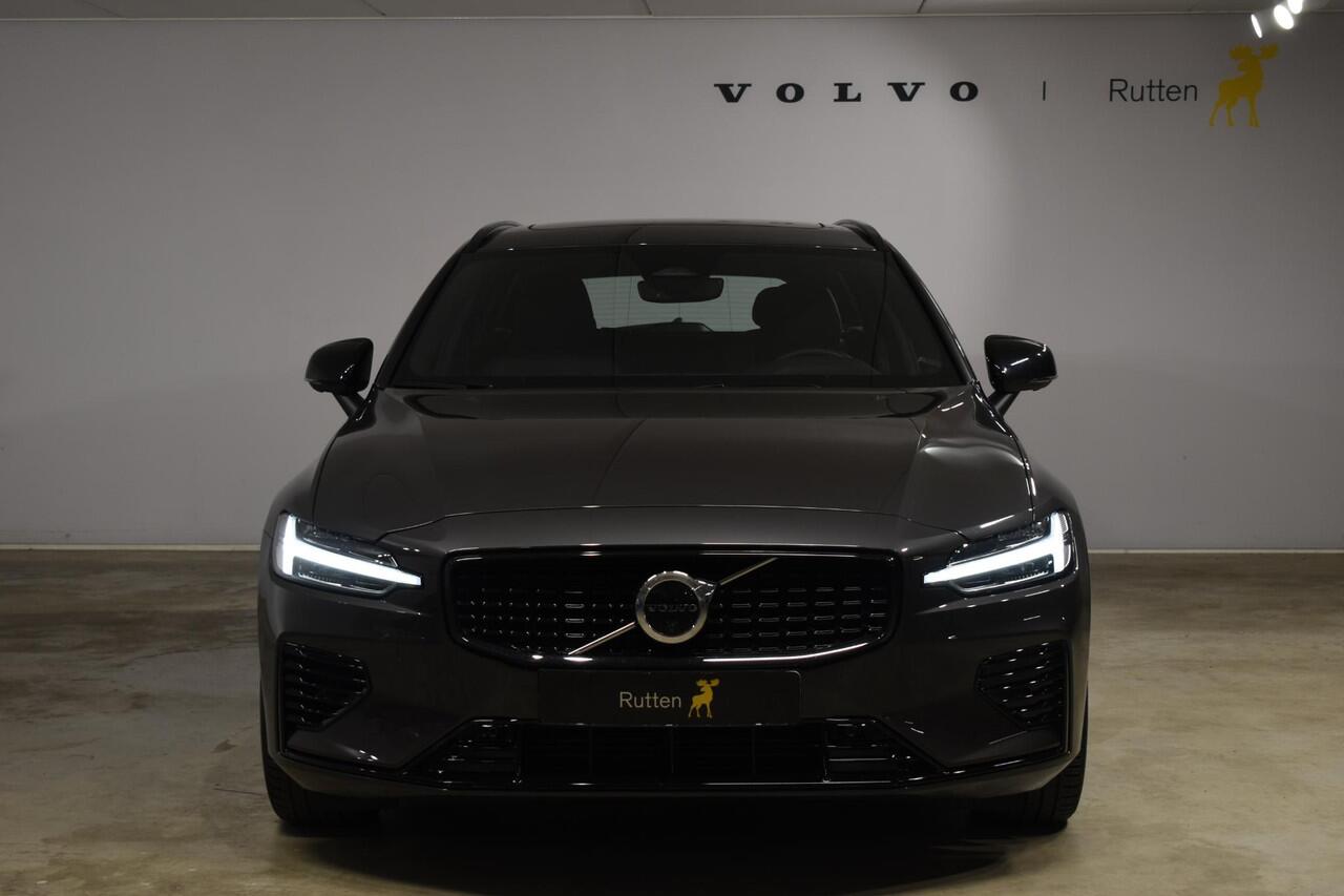 Volvo V60 T6 350PK Automaat Plug-in Hybrid AWD Plus Dark / Navigatie / 360 Camera / Panorama Dak / Adaptieve Cruise Control / Harman Kardon / Elektrische Stoelen / LM Velgen / Trekhaak /