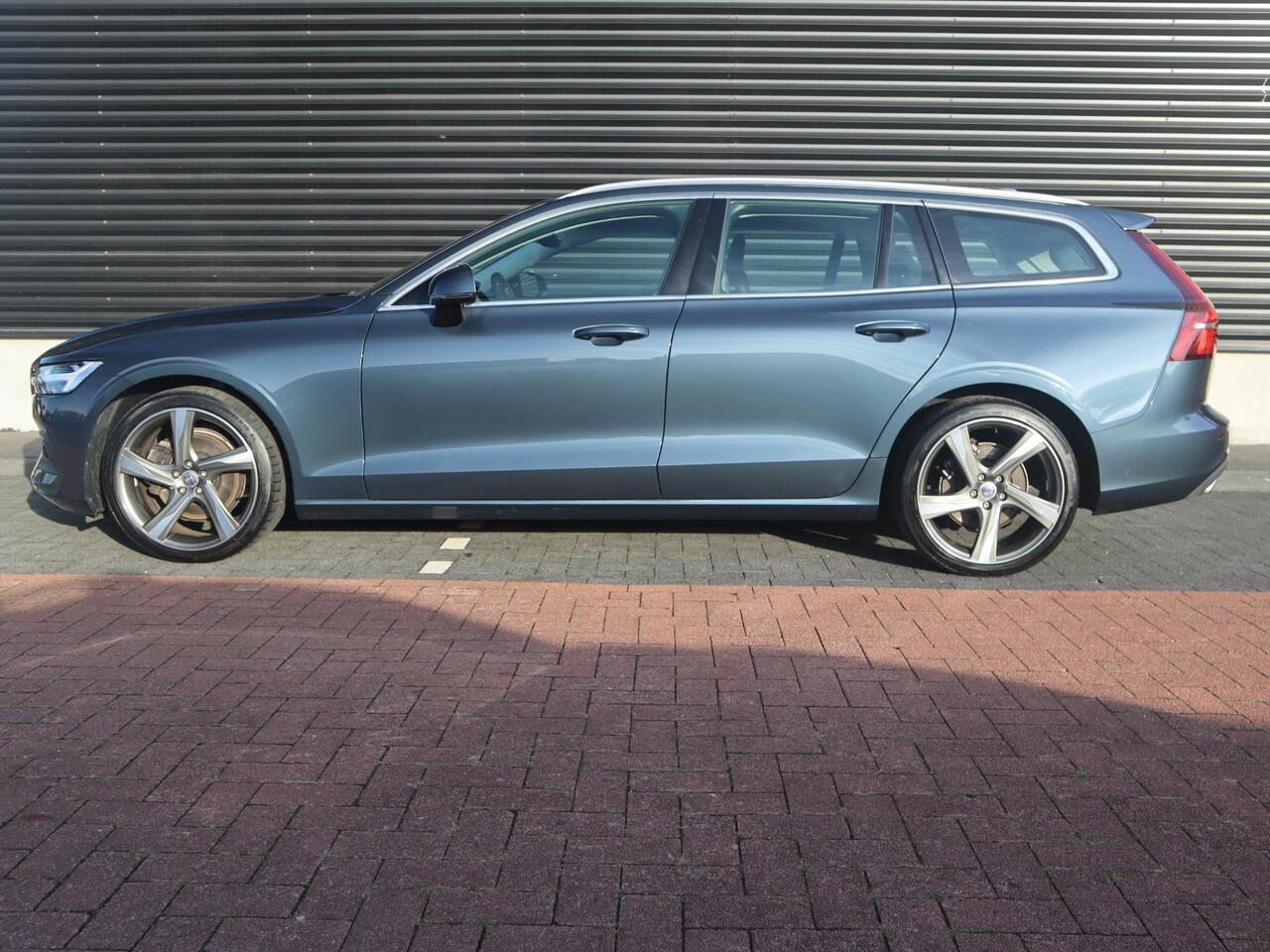 Volvo V60 2.0 B3 Business Pro | Clima | Cruise adapt. | Apple Carplay/Navi | PDC | IntelliSafe |