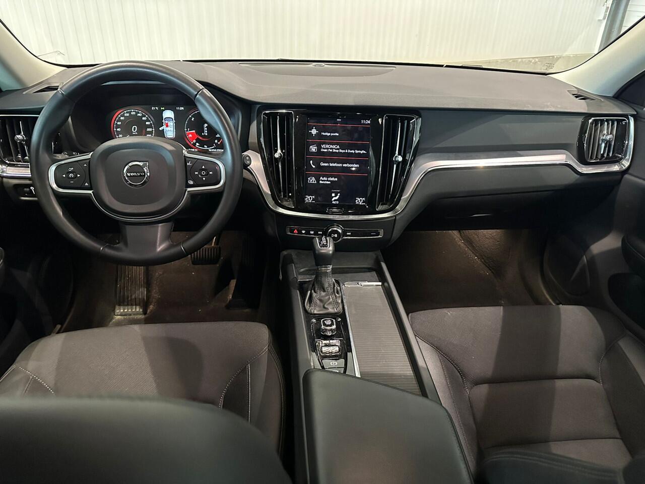 Volvo V60 D3 Aut. Momentum Parkeercamera Navigatie 150pk