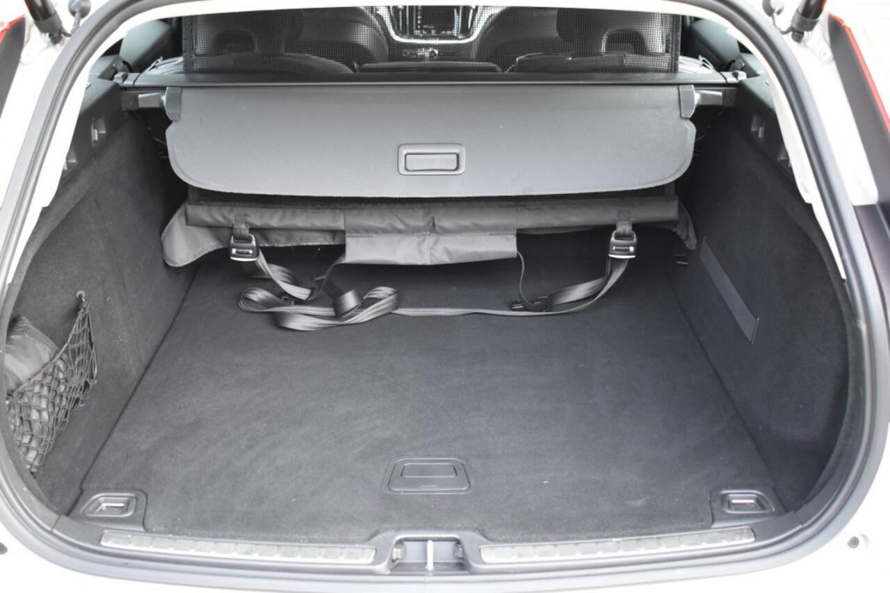 Volvo V60 2.0 T4 MOMENT.PRO / POLESTAR ENGINEERD / NL AUTO