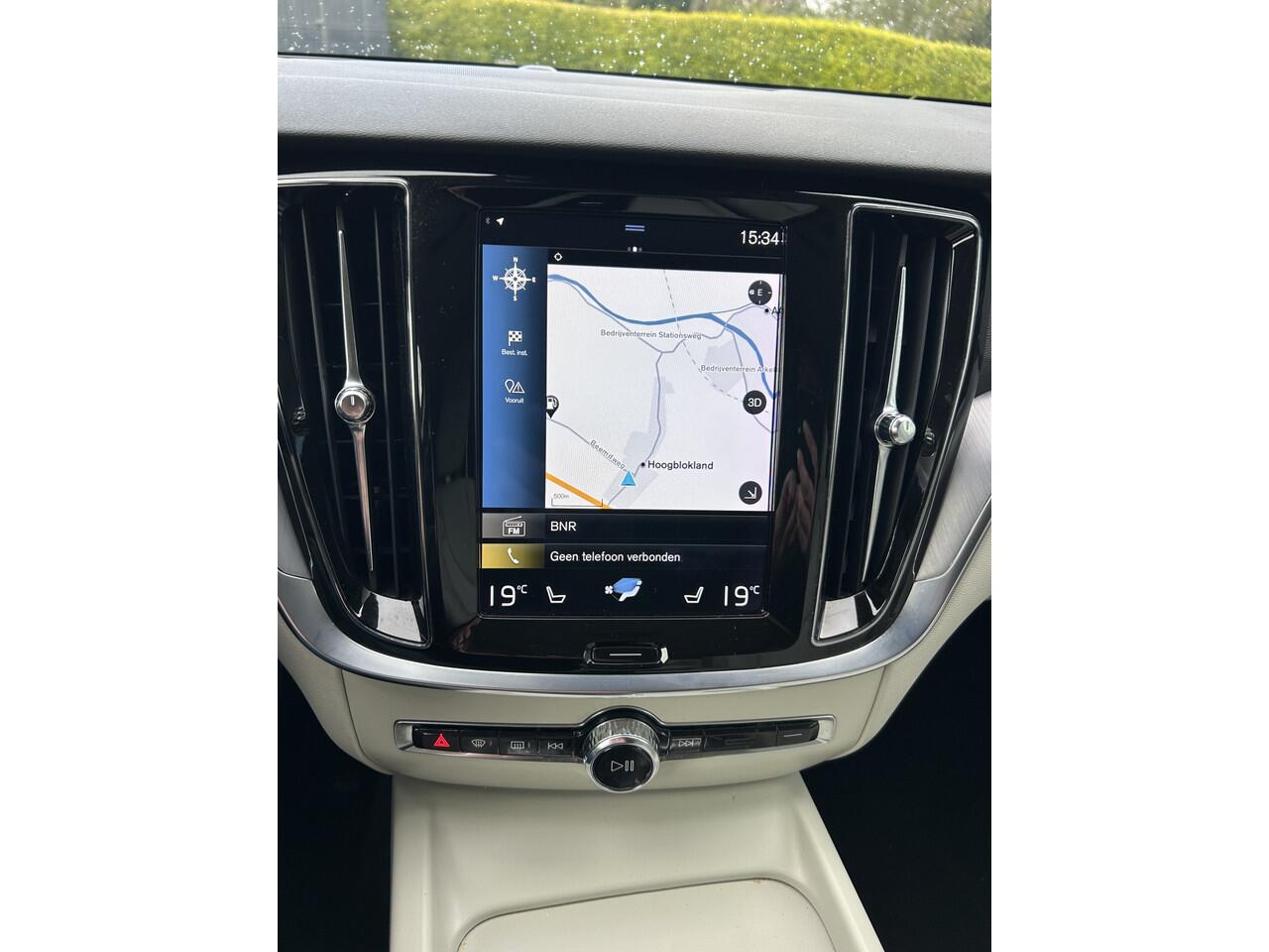 Volvo V60 2.0 B3 Momentum Business