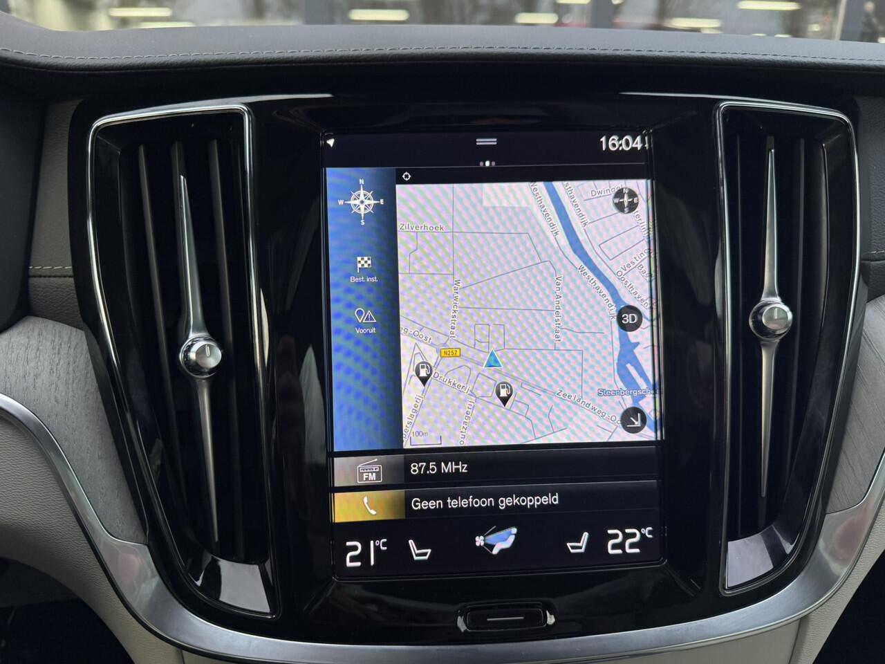 Volvo V60 2.0 T6 Recharge AWD Inscription*LED*Panorama*ACC*