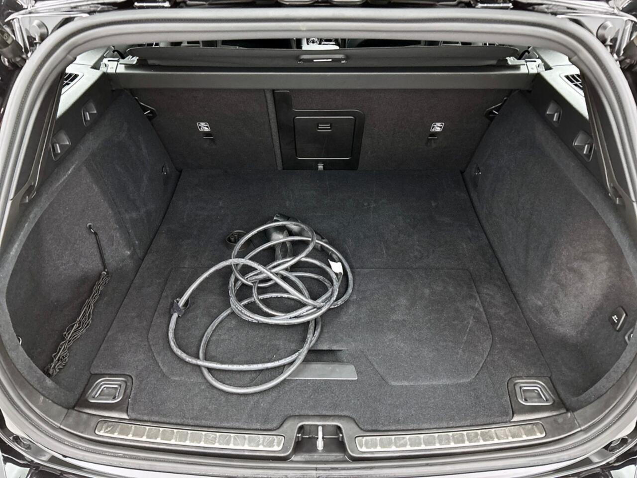 Volvo V60 2.0 T6 AWD Plus Dark | Trekhaak | 360 Camera | Harman Kardon aud