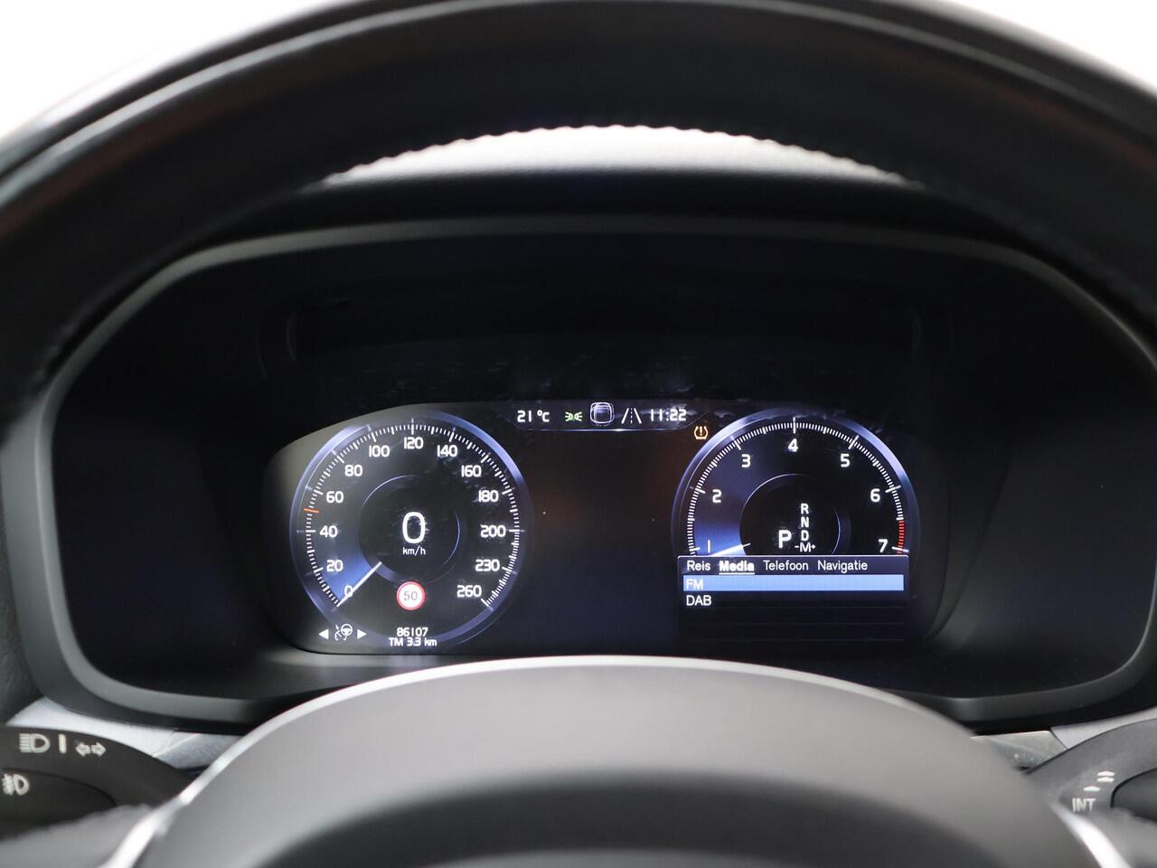 Volvo V60 2.0 B3 Business Pro | 163 PK | Automaat | Navigatiesysteem | Achteruitrijcamera | LED verlichting | Apple Carplay/Android Auto | Lederen interieur |