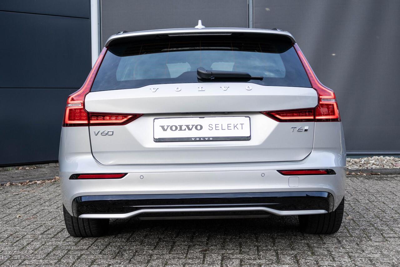 Volvo V60 T6 Plug-in hybrid AWD Plus Dark | Panoramadak | Verwarmbare Voorstoelen (met geheugen) | Stuurwiel en Achterbank | Semi-Elektrische Trekhaak | Verwarmbare Voorruit | Premium Audio by Harman Kardon | 360-Camera
