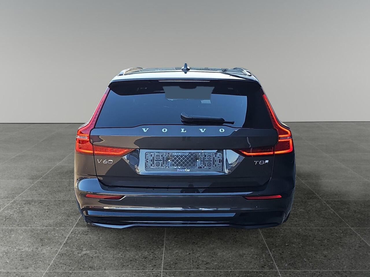 Volvo V60 2.0 T8 Plug-in hybrid AWD Ultra Dark | Bowers & Wilkins Audio | Extra getint glas | Head-up display | Nappa lederen bekleding |