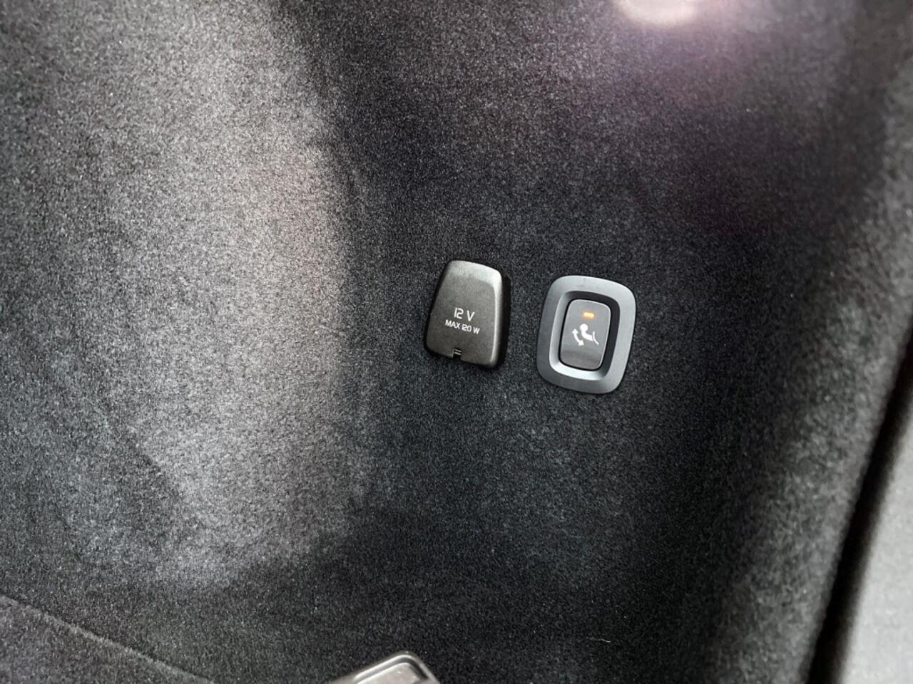 Volvo V60 2.0 T6 Black Edition | Panorama Dak | 360* | Trekhaak | Sportled