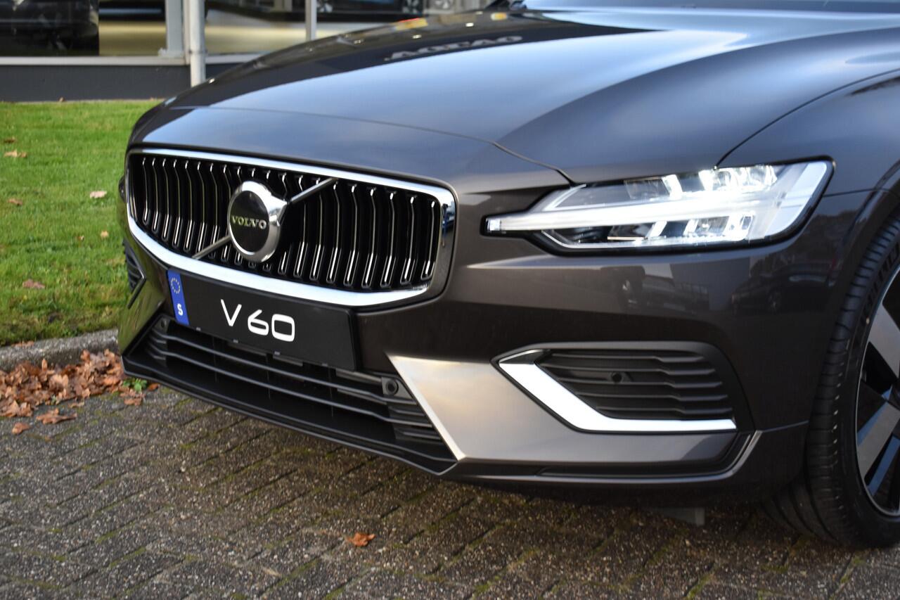 Volvo V60 T6 AWD 350PK Plug-in Hybrid Essential Edition | ¤3.000 Voordeel | Camera | 19"LMV | Stoel-stuur verwarming | Getint glas |