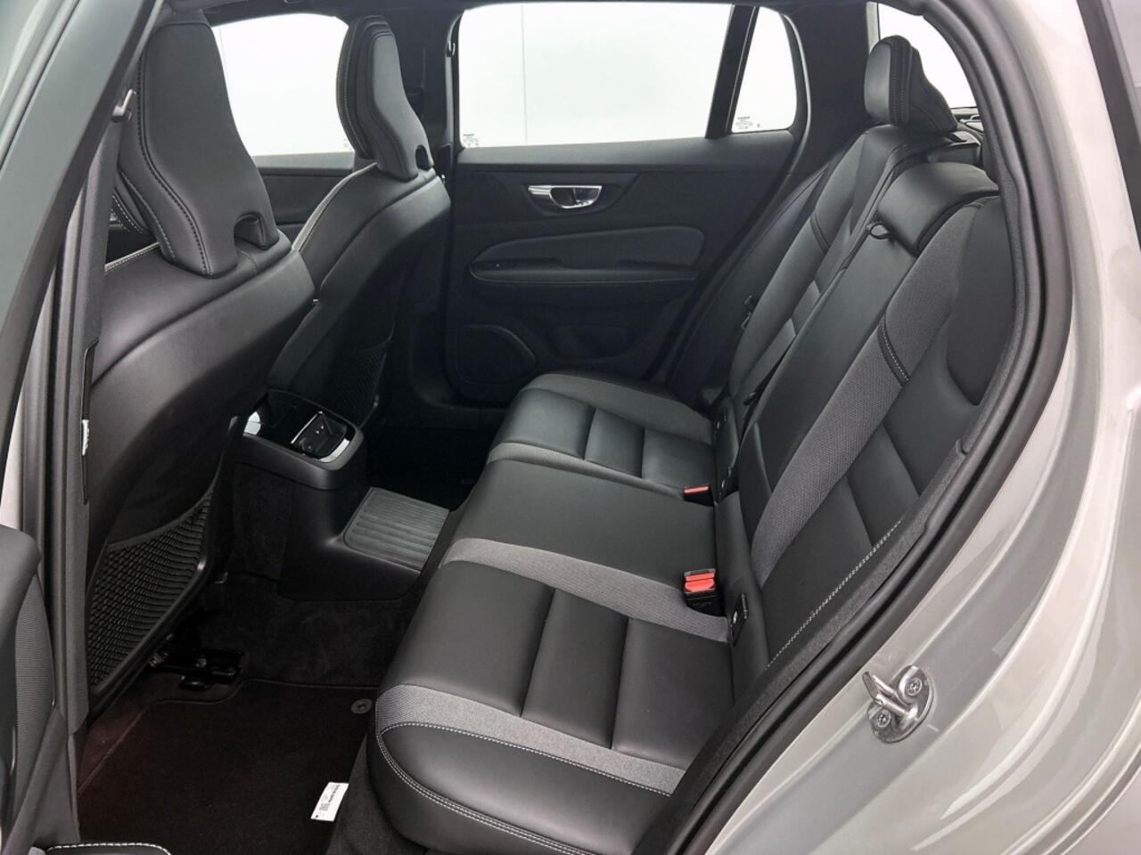 Volvo V60 2.0 T6 Plus | trekhaak | Panorama Dak | 360 Camera |