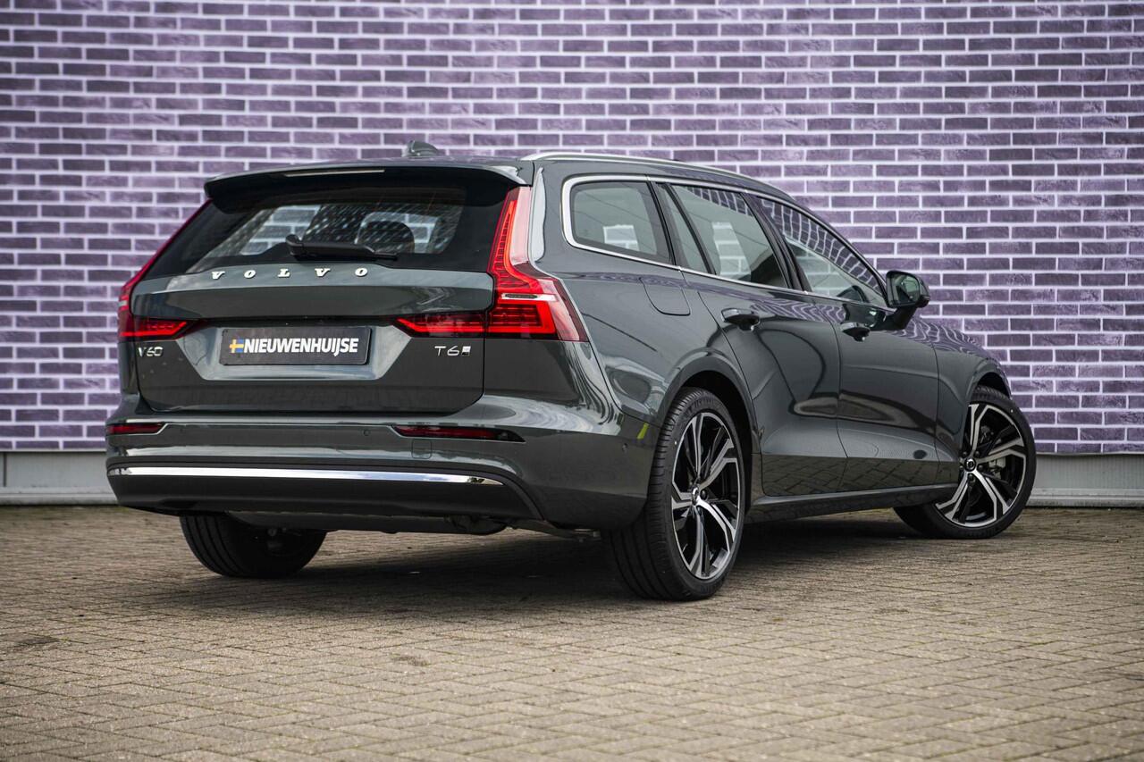 Volvo V60 2.0 T6 Plug-in hybrid AWD Plus Bright | Panoramadak | Adaptieve Cruise Control | Head Up Display | Forest Lake | Donker Glas | 360 Camera | 19" |