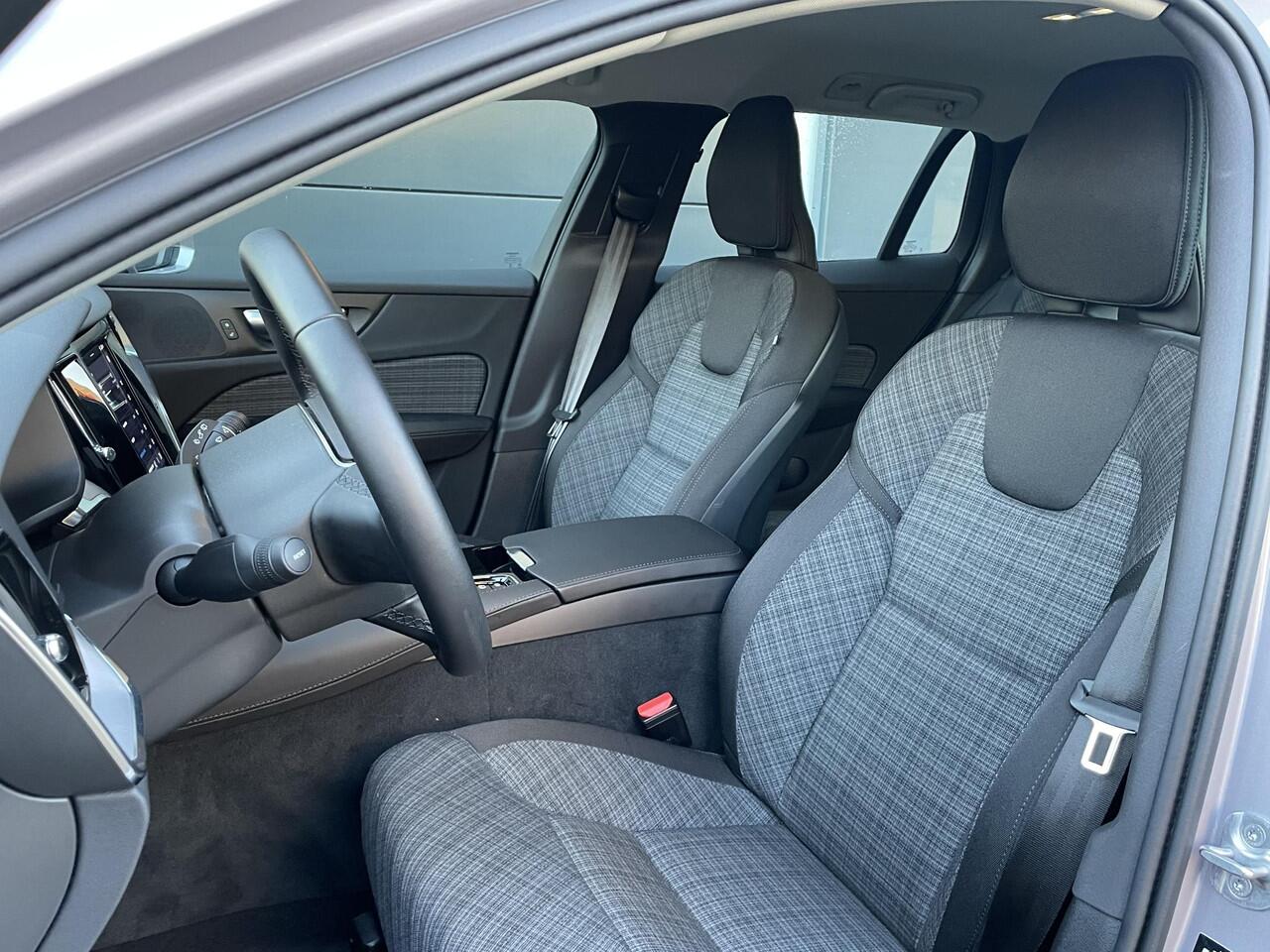 Volvo V60 T6 Plug-in hybrid AWD Essential Edition | Adaptive Cruise Control | BLIS | Google Navigatie | Apple Carplay | Parkeercamera | Stoel-/Stuurverwarming |