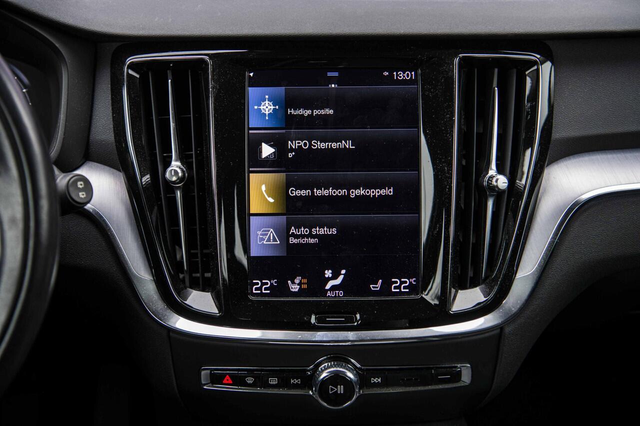 Volvo V60 2.0 B3 Momentum Advantage | Stoel- en stuurverwarming | Achteruitrijcamera | Parkeersensoren voor + achter | 17" velgen | Navigatie | Apple Carplay / Android Auto | LED koplampen |