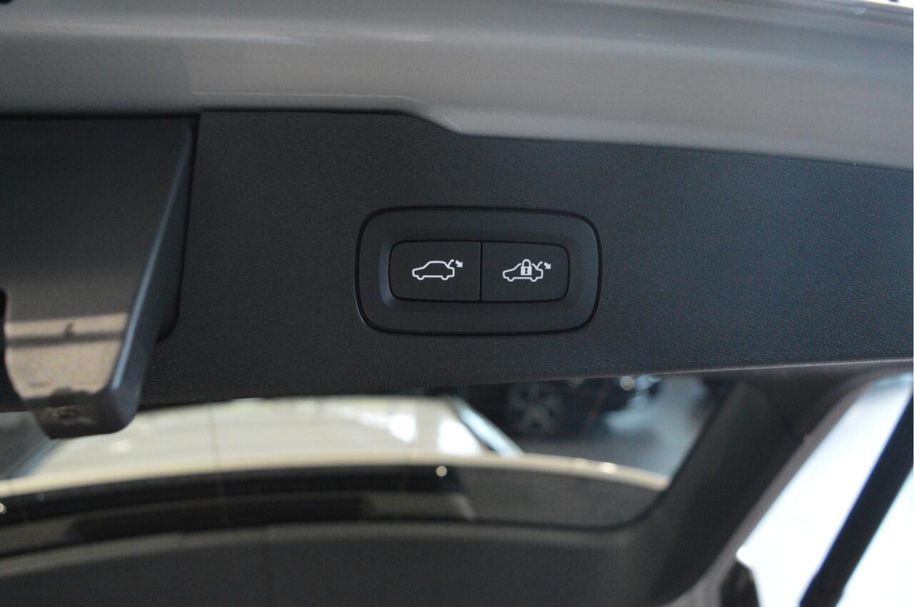 Volvo V60 2.0 T6 Plug-in hybrid AWD Plus Dark leer trekhaak camera !!