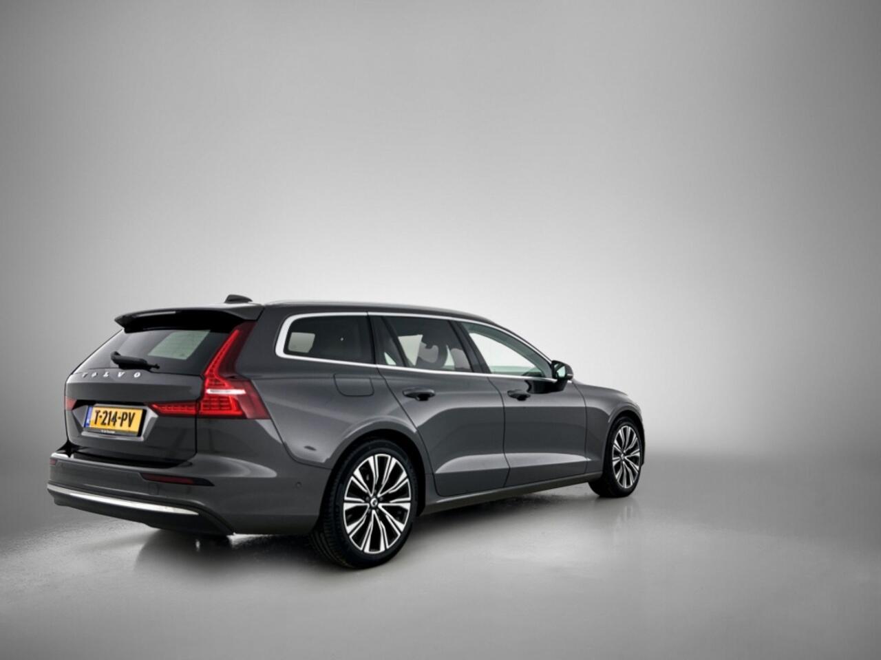 Volvo V60 2.0 T6 AWD Ultimate Bright | 360° Camera | Trekhaak | Panoramada