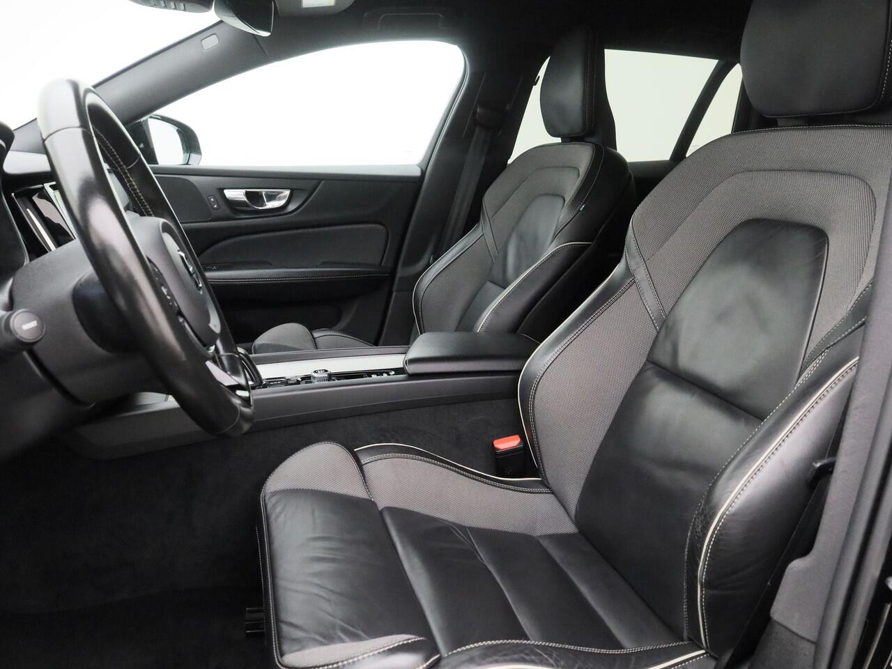 Volvo V60 2.0 B3 R-Design | CAMERA | ADAPTIVE | KEYLESS | STOEL- EN STUURVERW.