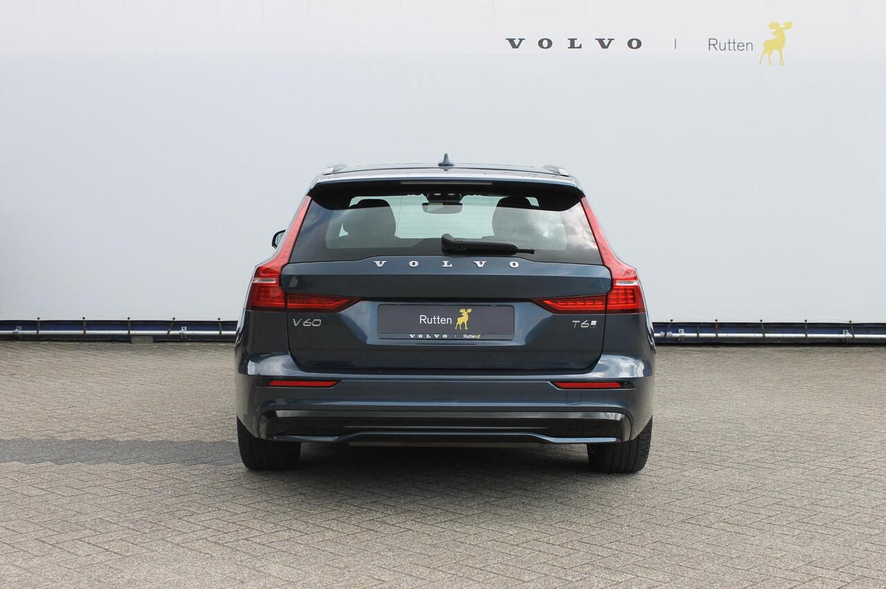 Volvo V60 T6 350PK Automaat Plug-in hybrid AWD Plus Dark Panoramisch schuif-kanteldak / Semi elektrisch wegklapbare trekhaak / Google infotainment / Verwarmbare voorstoelen en stuurwiel / Adaptieve cruise control