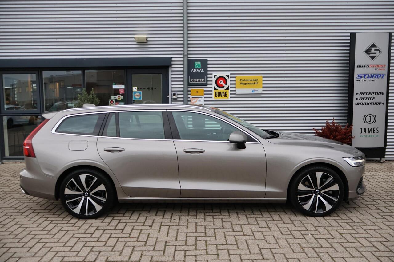 Volvo V60 2.0 T8 Recharge Business Pro 1e Eigenaar | NL-Auto | Volledig Onderh | BTW | 390PK | AWD | Elek Stoel+klep | Stoel/Stuur Verwarming | Camera | Ad Cruise | Climate | Full Led | Keyless | Navi | PDC | Start/Stop | 1 Laadkabel