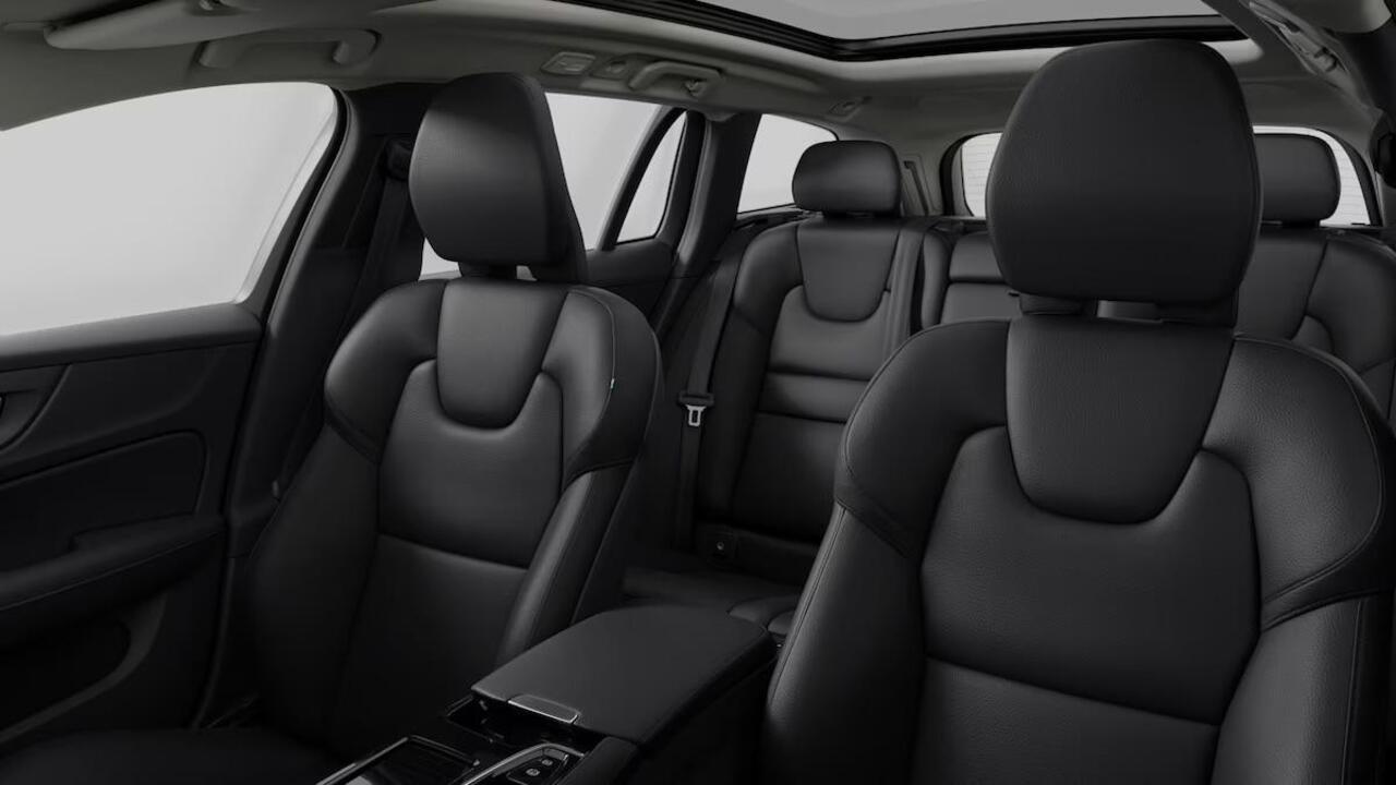 Volvo V60 T8 Plug-in hybrid AWD Plus Perform. Ed. Dark | Direct Leverbaar | Panoramisch Schuif-/Kanteldak | Polestar Performance | Adaptieve Cruise Control | BLIS | 360 Graden Camera | Extra Getint Glas | 19 Inch Lichtmetalen velgen | Harman Kardon Premium Sound | 