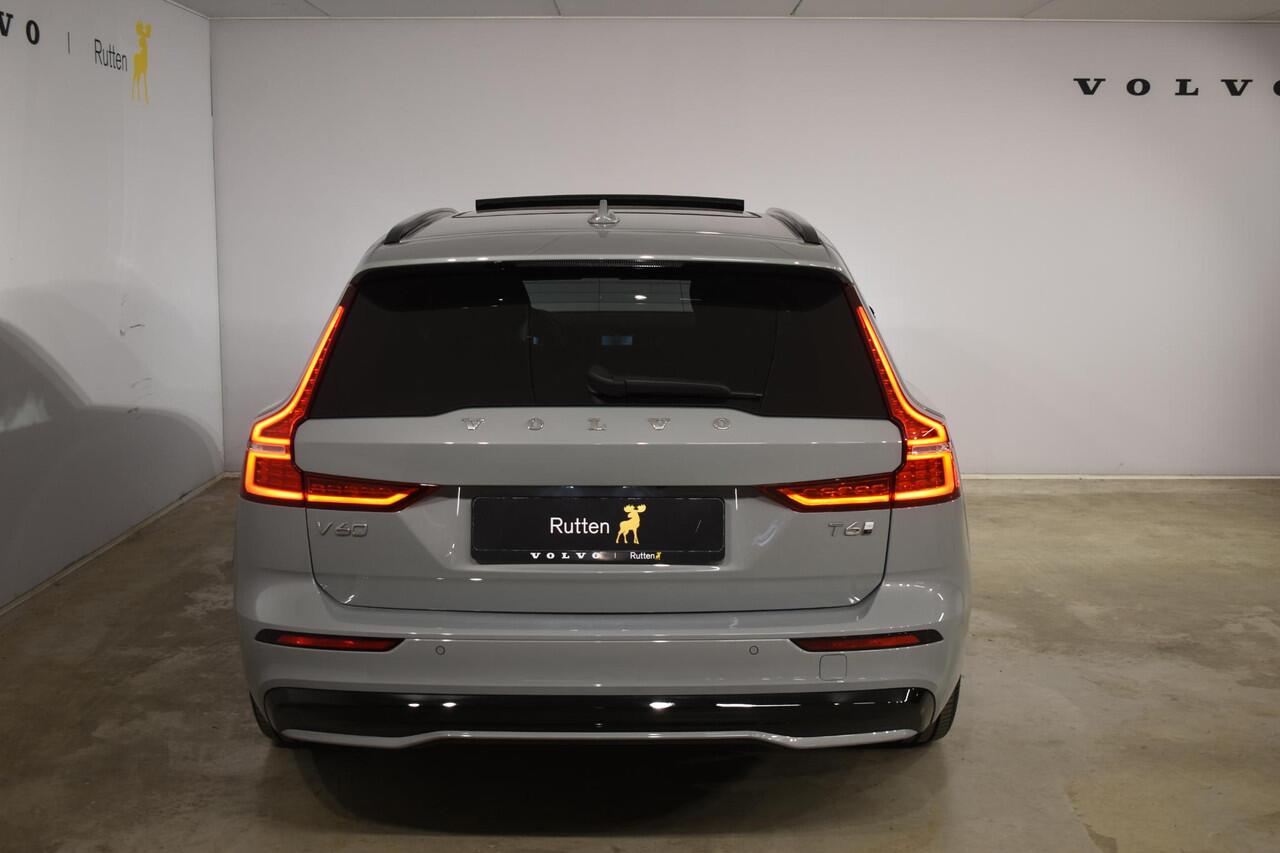 Volvo V60 T6 350PK Automaat Plug-in Hybrid AWD Ultra Dark / Adaptieve Cruisecontrol / Parkeersensoren / Stoelverwarming / Stuurverwarming / 360 Camera / Elektrische Stoelen /