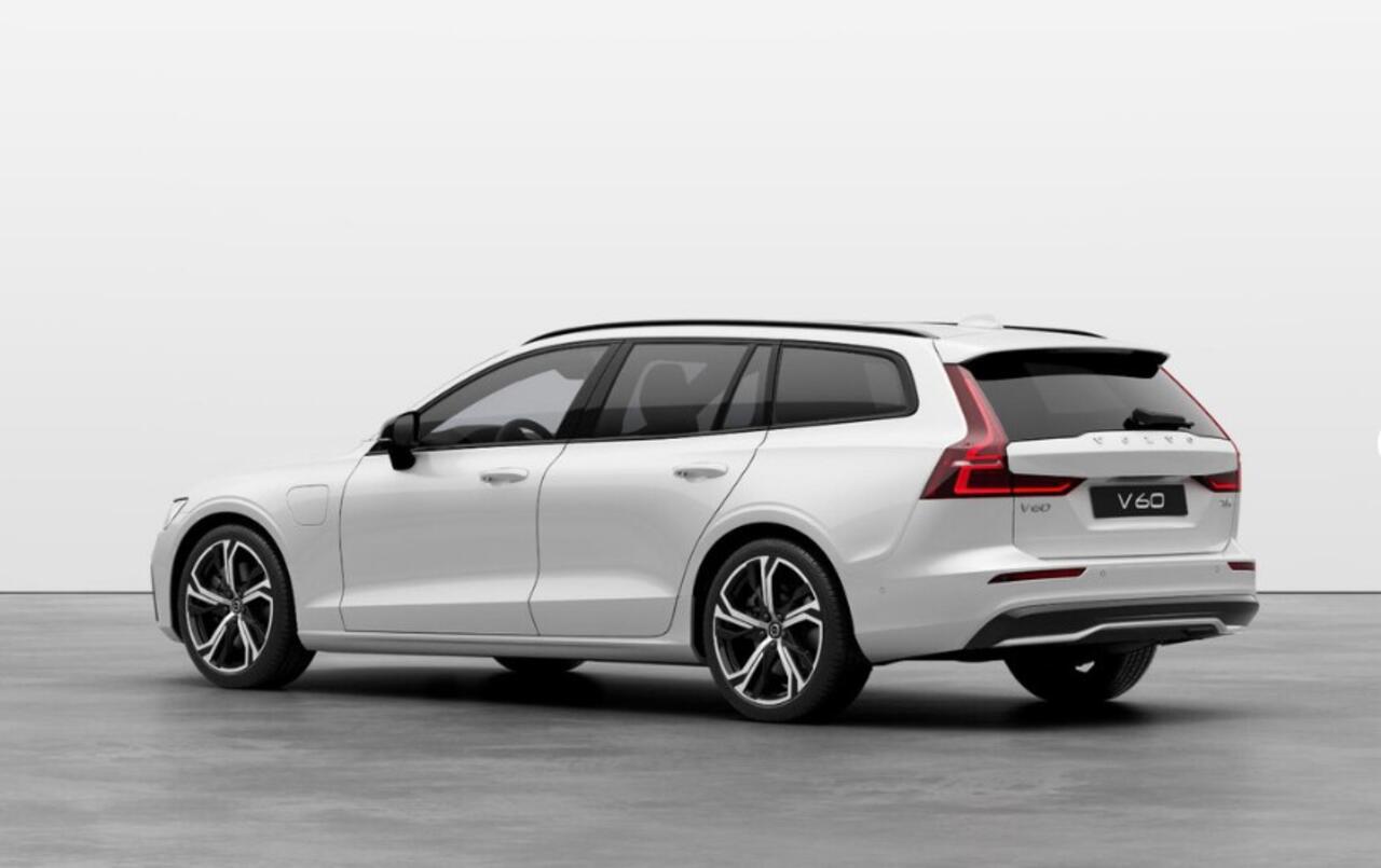 Volvo V60 T8 455PK Automaat AWD Plus Perform. Ed. Dark Polestar Optimalisatie / Glossy black Logo voor en achterzijde / Long Range / 360 Camera / Harman Kardon audio / Head-up display / Panorama dak / Apple carplay / Android auto /