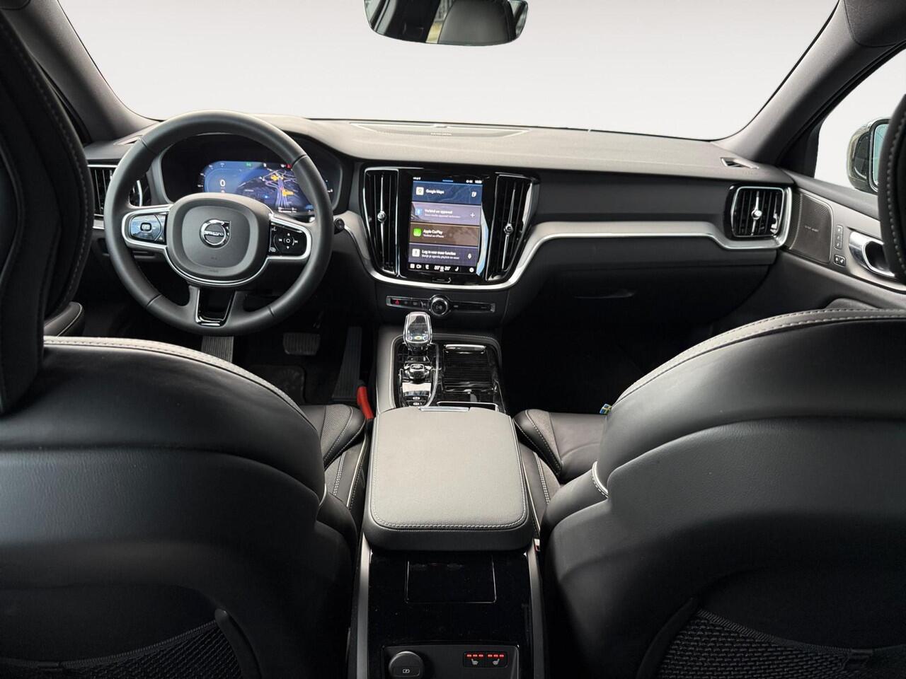 Volvo V60 2.0 T6 Plug-in hybrid AWD Plus Dark | Stoelverwarming | Sportstoelen | Trekhaak | Verwarmbare voorruit |