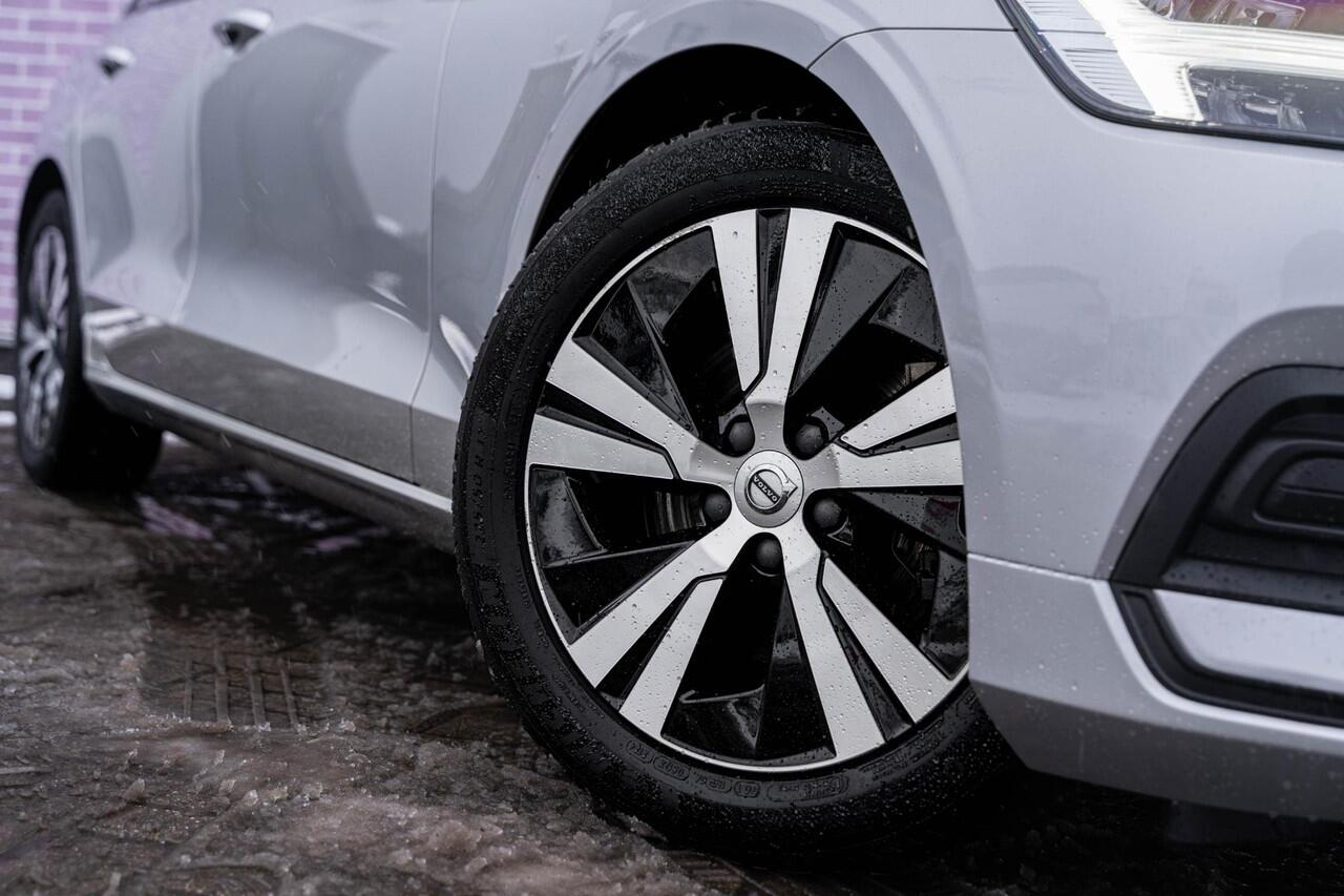 Volvo V60 B3 Core | Cruise Control | Navigatie | Apple CarPlay & Android Auto | Park Assist | LED Koplampen | 2 Zone Climate Control | 17" LM |