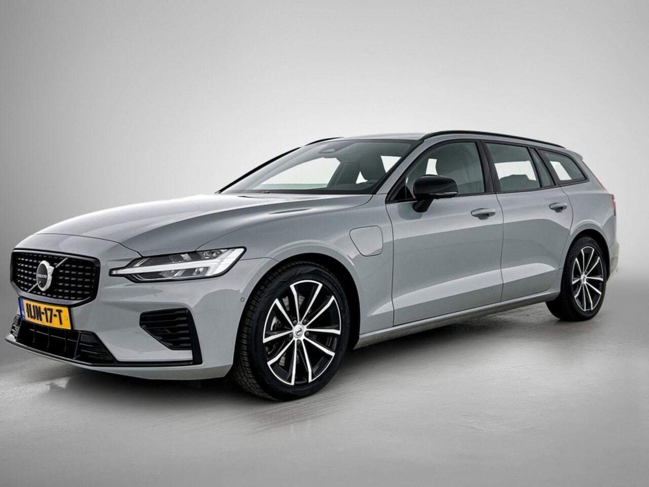 volvo-v60-t6-dark--trekhaak--360*