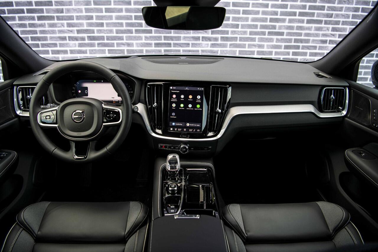Volvo V60 2.0 T6 Plug-in hybrid AWD Plus Dark | Panoramadak | Head Up Display | Aurora Silver | Donker Glas | 360 Camera | 19" |