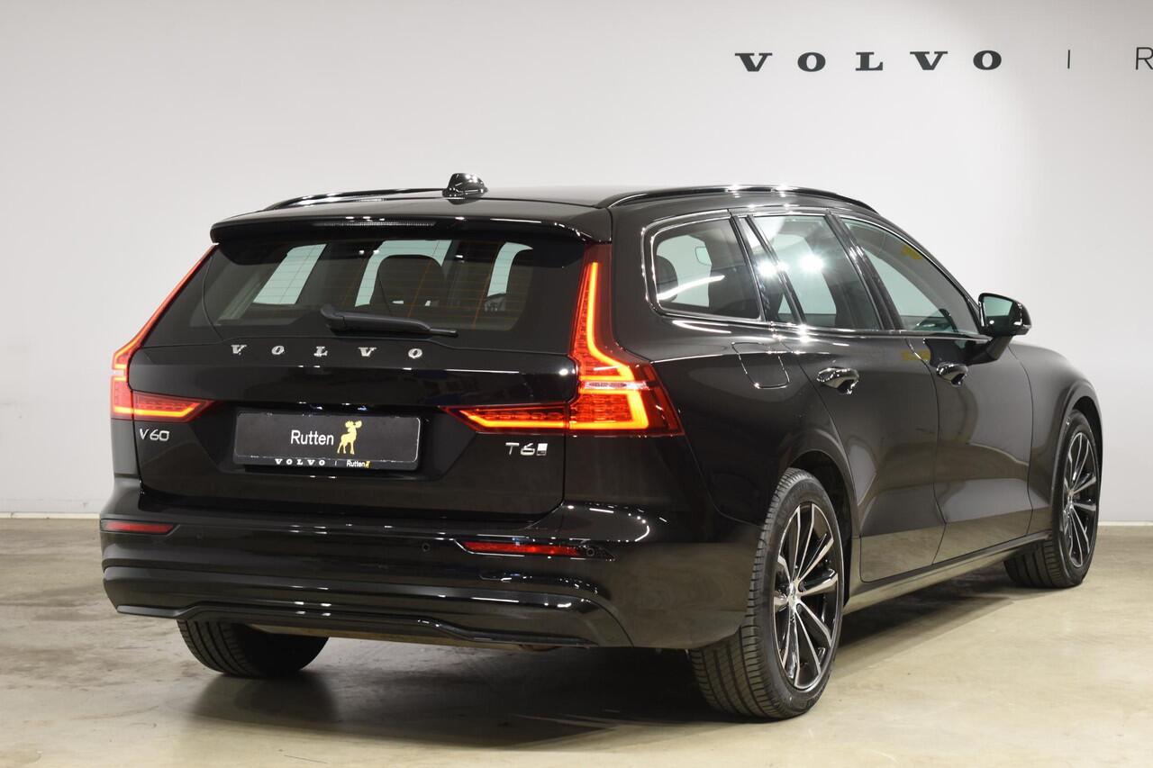 Volvo V60 T6 350PK Automaat Plug-in Hybrid AWD Plus Dark / Navigatie / Camera / Adaptieve Cruise Control / Elektrische Stoelen / Leder / LM Velgen /