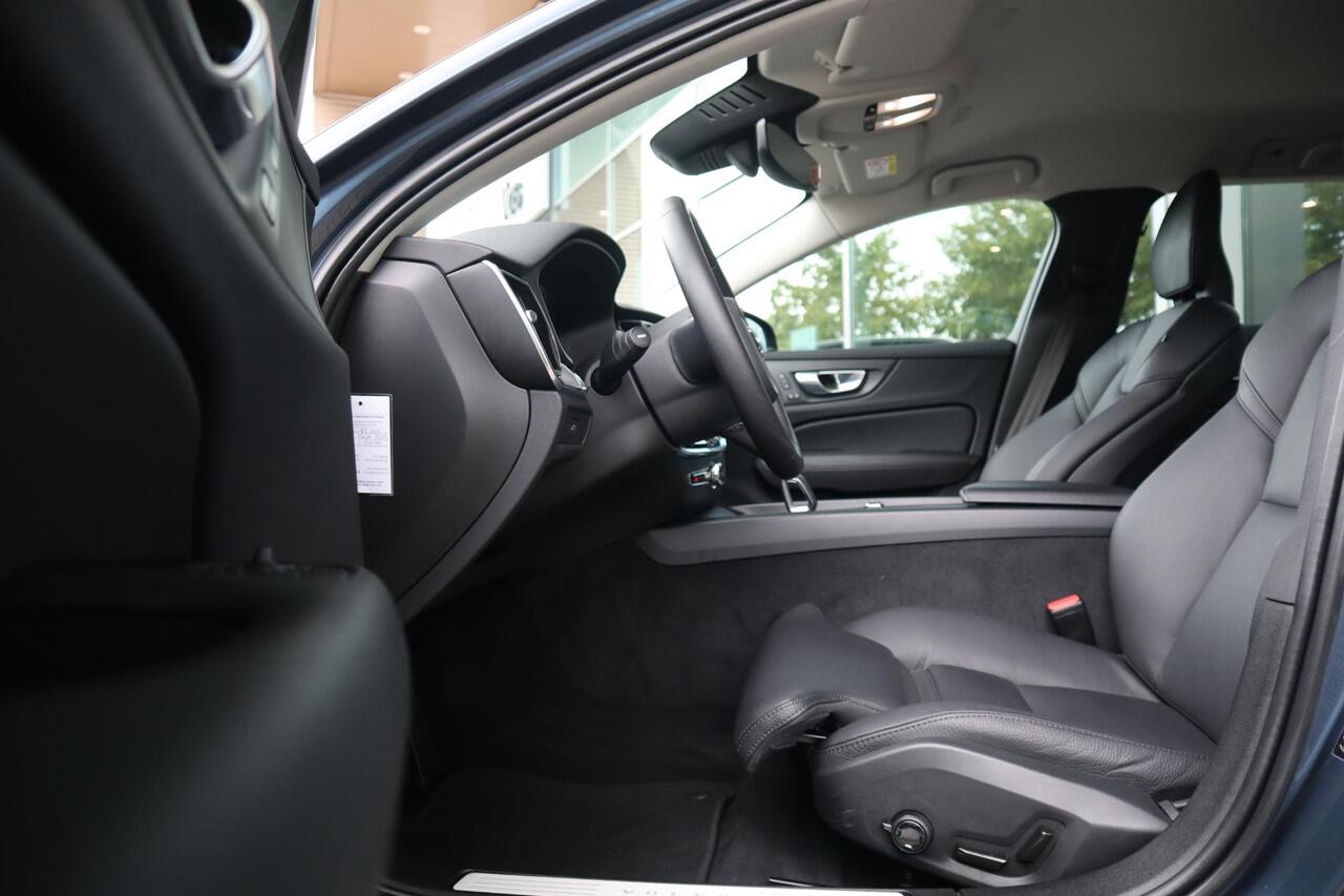 Volvo V60 2.0 B3 Plus Dark