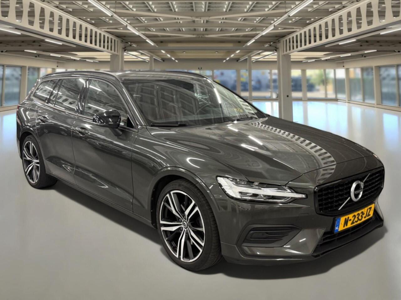 Volvo V60 2.0 B3 Momentum Advantage IntelliSafe Assist/leer/trekhaak/garantie