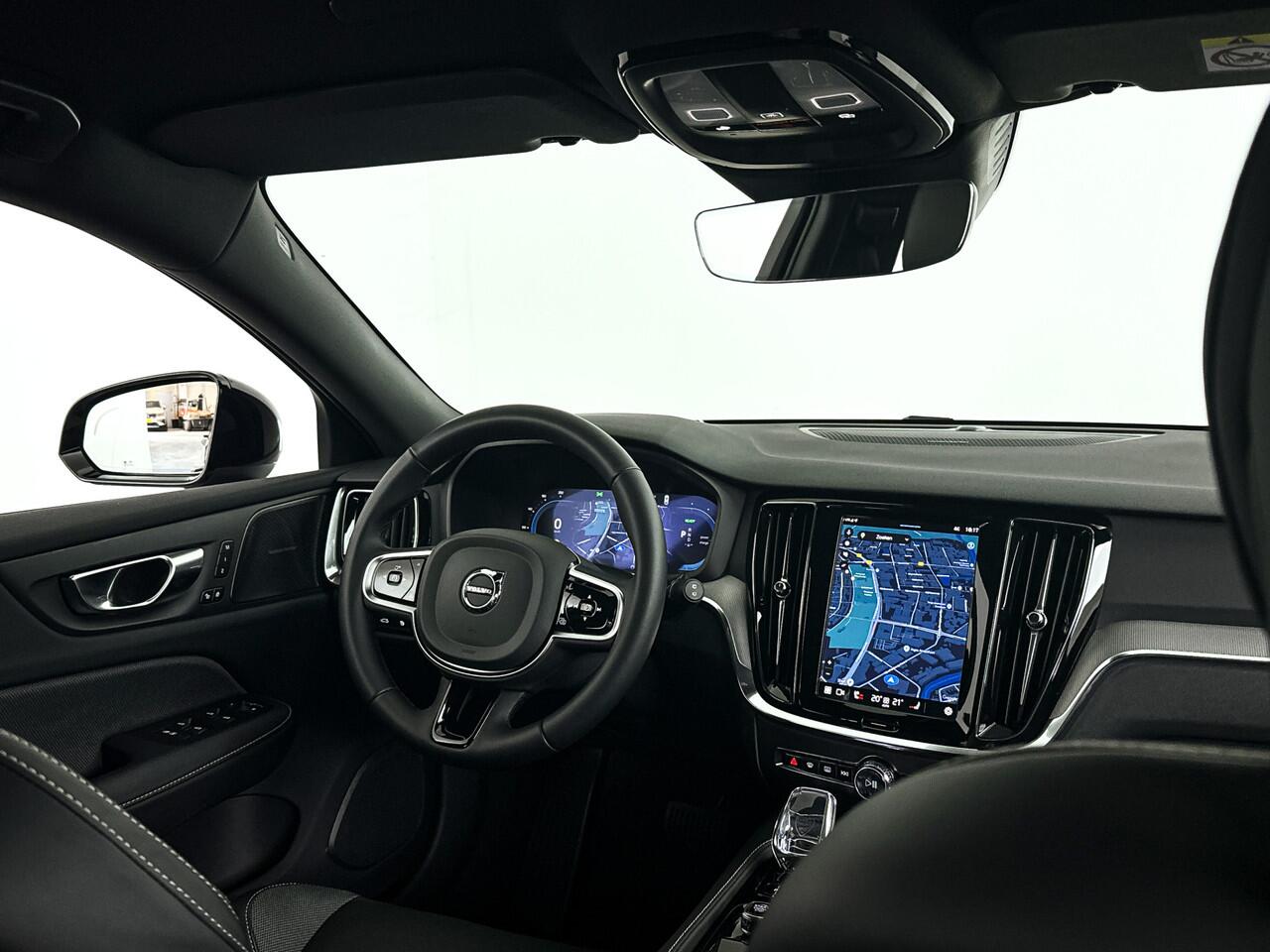 Volvo V60 T6 Plug-in hybrid AWD Plus Dark | Parkeercamera | Stoel- en Stuurverwarming | Harman Kardon | Trekhaak